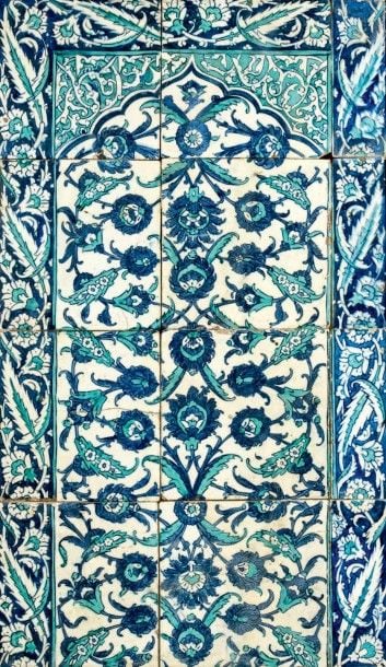 Important panneau Iznik à décor floral