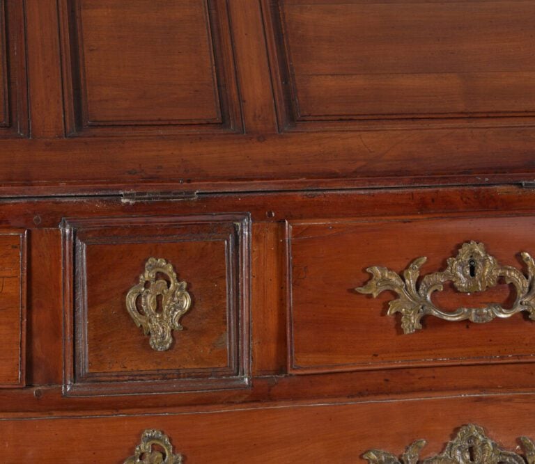 IMPORTANT SCRIBAN D'ÉPOQUE - LOUIS XV - En acajou, ouvrant à trois tiroirs et u…