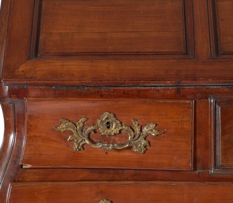 IMPORTANT SCRIBAN D'ÉPOQUE - LOUIS XV - En acajou, ouvrant à trois tiroirs et u…