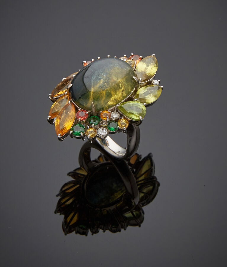 Importante BAGUE « marquise cocktail » en platine (min. 800‰) serti d'un saphir…