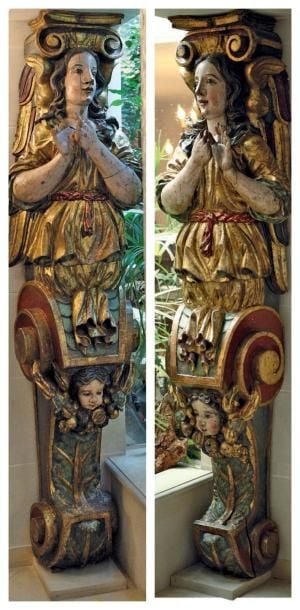 Importante paire de termes en bois sculpté, polychromé et doré avec parties a la mecc