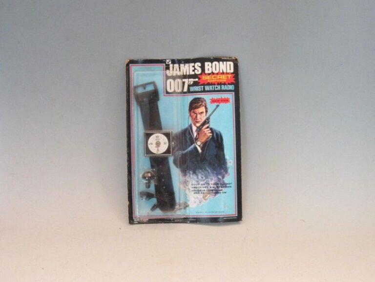 JAMES BOND 007 Montre radio par VANITY FAIRE sous le n°VF 2008 sous carte blister original