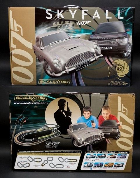 James Bond circuit Scalextric Skyfall (2 voitures: Aston DB5 + Range Rover