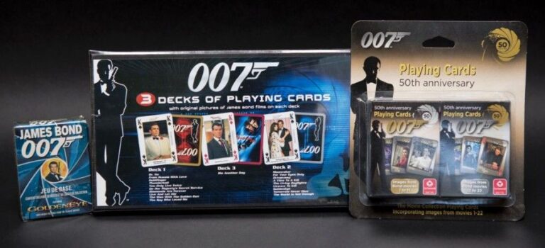 James Bond Coffret CartaMundi (contient 3 jeux de cartes) Neuf en boite