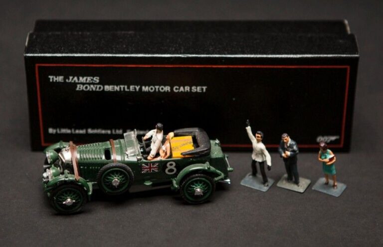 James Bond Little Lead Soldier - Set voiture Bentley et 5 personnages en plomb Neuf en boite