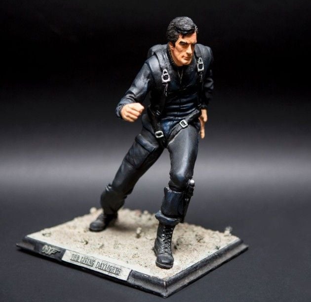 James Bond Marque Inconnue - Statuette Timothy Dalton 30cm en résine Occasion Inconnue Angleterre