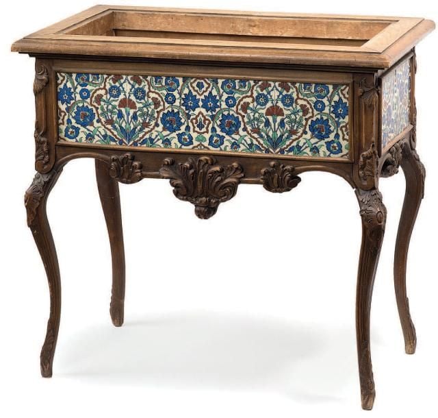 * Jardinière aux carreaux orientalistes