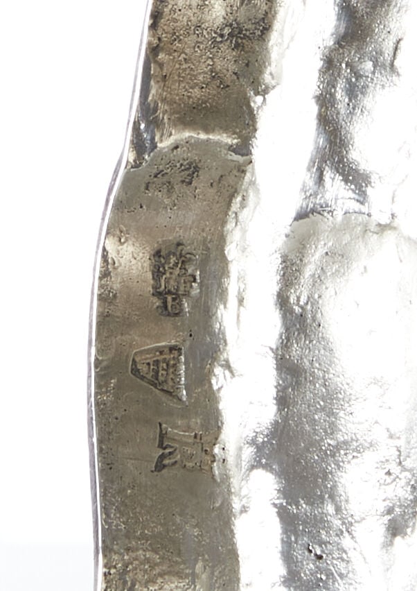 JEAN-FRANÇOIS BALZAC - Paire de flambeaux en argent et - leurs bobèches, la bas…