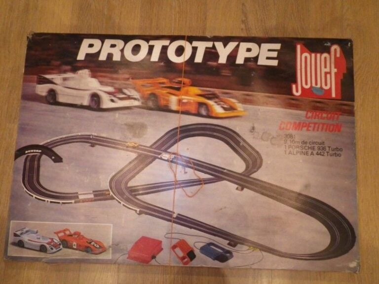Jouef - Circuit 24 «Prototype» en boîte avec trois voitures et le transformateur