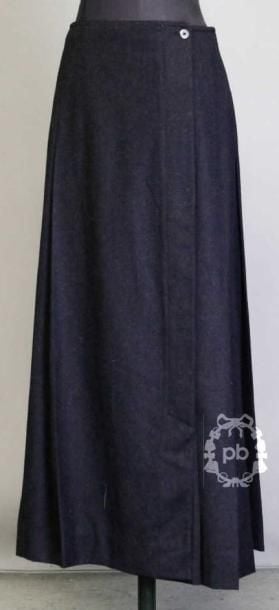 JUPE longue portefeuille en flanelle anthracite agrémentée de quelques plis couchés (T42 it)