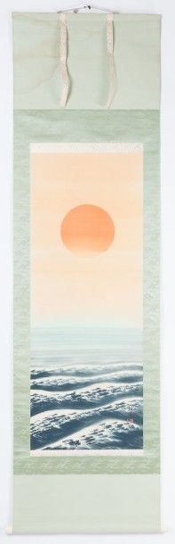 Kakemono à décor peint représentant des vagues éclairées par le solei