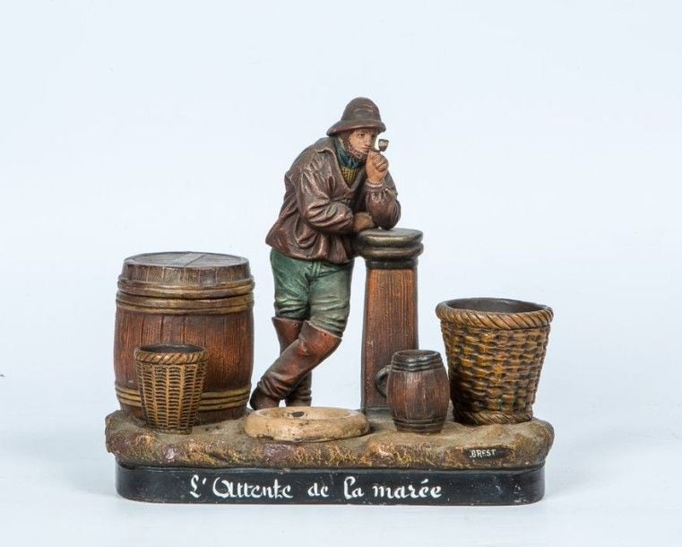 L'attente de la marée Nécessaire de fumeur en terre cuite polychrome, cachet CIA situé Bres