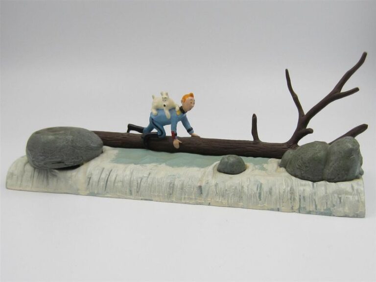 « L'oreille cassée » Tintin et Milou traversant la cascade,