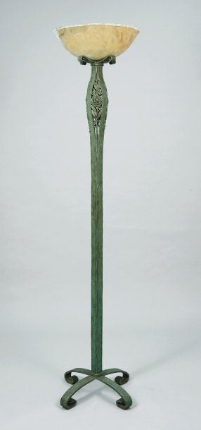 Lampadaire En Fer Forgé Patiné Ver