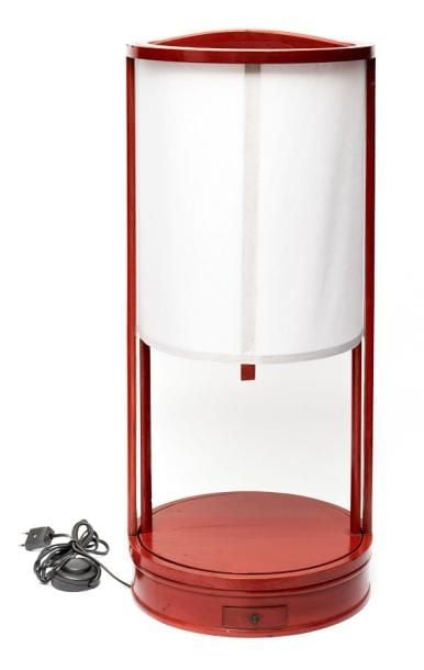 Lampe andon pour bougie avec cadre en bois laquè rouge et tiroir sur sa bas