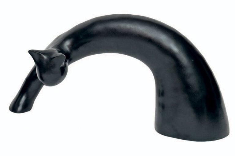 LE CHAT FURTIF Bronze à patine noire, signé et numéroté 4/8