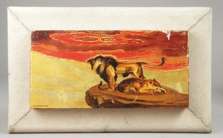 « Lion rugissant et lionne couchée