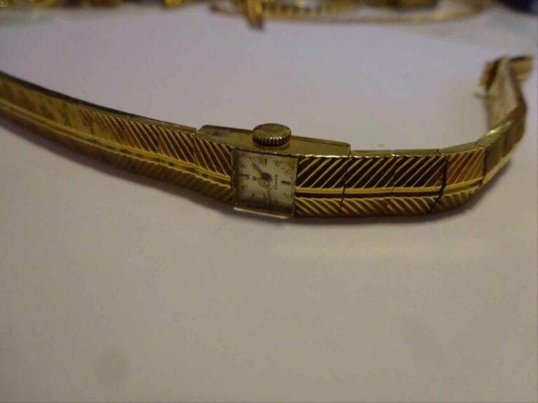 Lip, Genève Montre bracelet de dame en or jaune 18K (750°/00