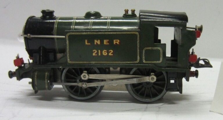 Loco - tender type vapeur 020 LNER série 2162 - en tôle peinte (repeinte) à méc
