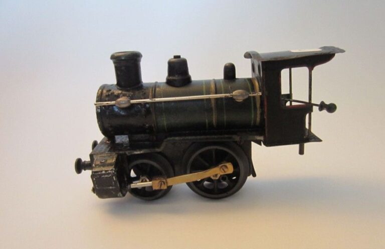 Locomotive Marklin - Allemagne -type 110 - vers 1904 - en tôle peinte - méc