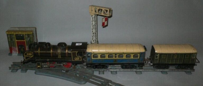 Locomotive vapeur type 220 NORD: JEP - France, (petite flèche d'or), tôle peinte à mécanisme électrique, écar