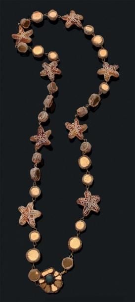 Long COLLIER «étoiles de mer» en talosel brun et blanc, incrusté de miroir
