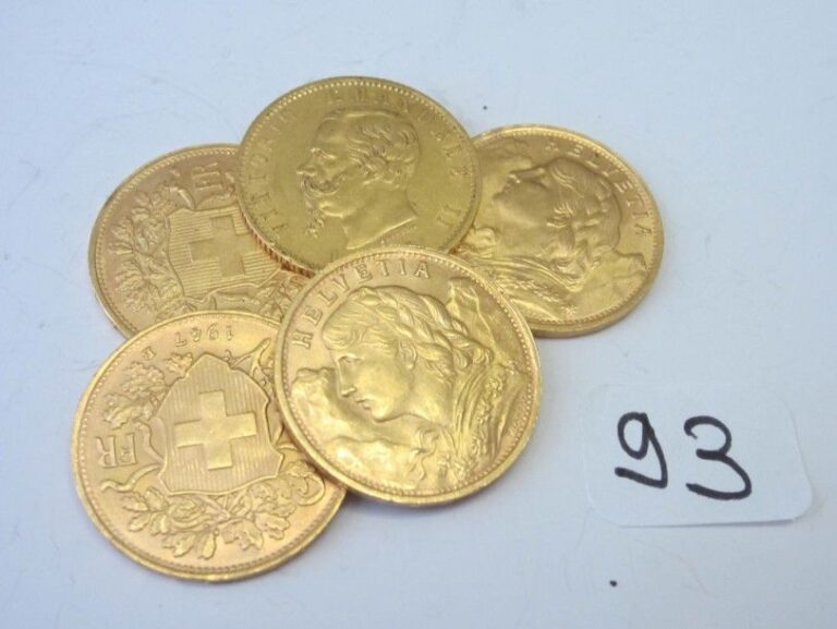 LOT comprenant cinq PIÈCES de 20 F suisse en or jaune (900 millièmes