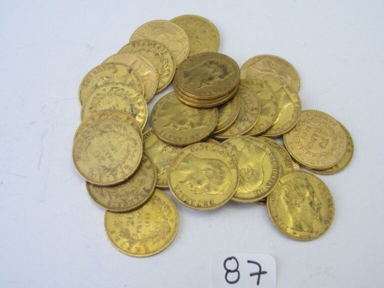 LOT comprenant: - vingt-deux PIÈCES 20 F or jaune (900 millième) Napoléon III; - cinq PIÈCES de 20 F en or jaune (900 millièmes