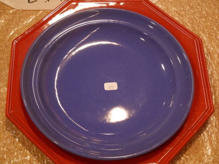 Lot d'assiettes, plats et coupelles diverses