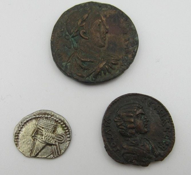Lot de 2 Bronzes coloniaux: