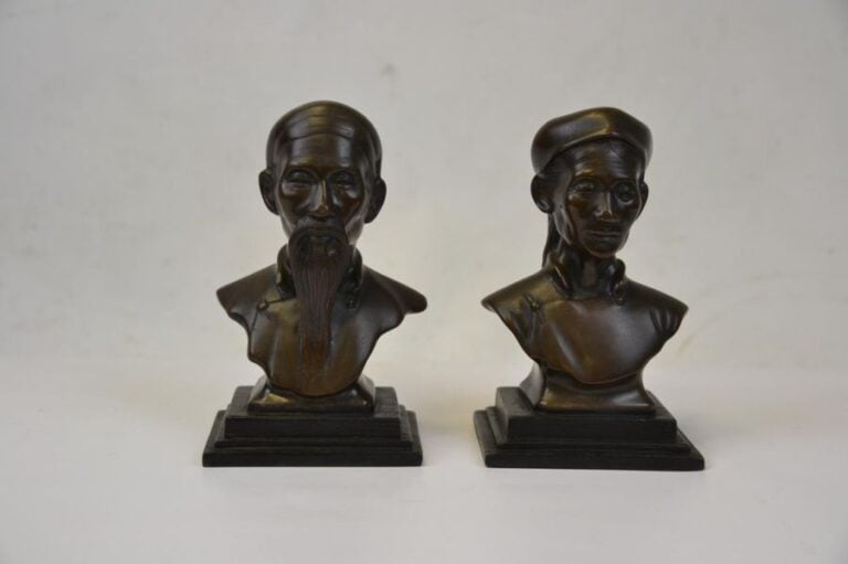 LOT DE (2) BRONZES REPRESENTANT UN COUPLE DE TONKINOIS