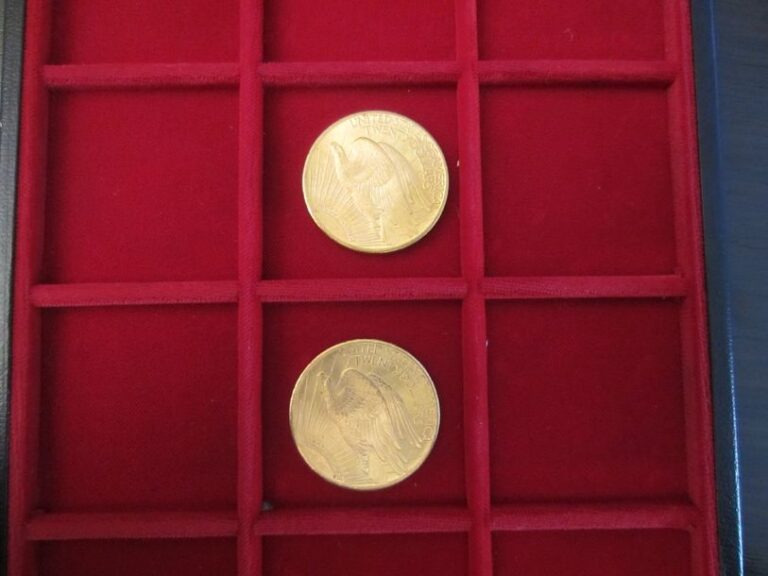 Lot de 2 pièces de 20 $ en or type Saint-Gaudens, 1924, 1927
