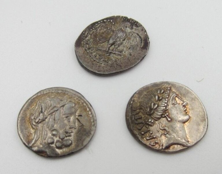 Lot de 3 deniers: VOLTEIA (76 a