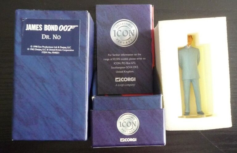Lot de 3 figurines ICON (Dr No, Scarmanga et Blofeld), 200