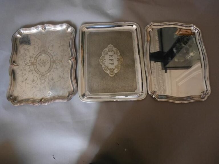 Lot de 3 plateaux en métal argent