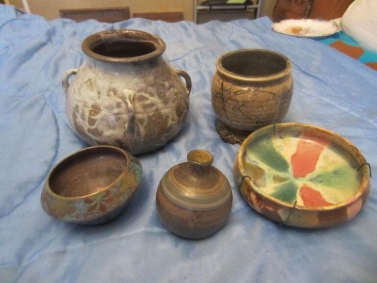 Lot de 4 vases en grès émaillé 1900 et une coupe