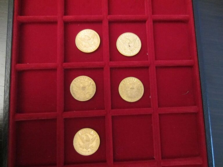 Lot de 5 pièces de 5$ en or type Liberty : 1871 S (1), 1881 (1), 1882 (2), 1892 (1)