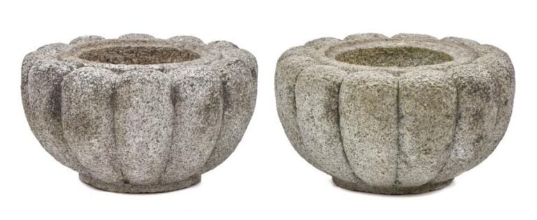 Lot de deux bassins à eau ronds en granit en forme de chrysanthème (kiku) pour le jardi