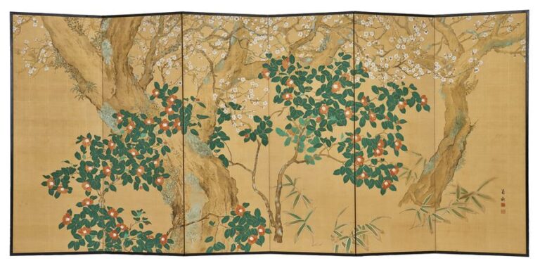 Lot de deux paravents (byobu) à six panneaux peints sur soie: Un panneau à décor de bambous, camelias, arbustes (tsubaki) et un abricotier (ume) en fleu