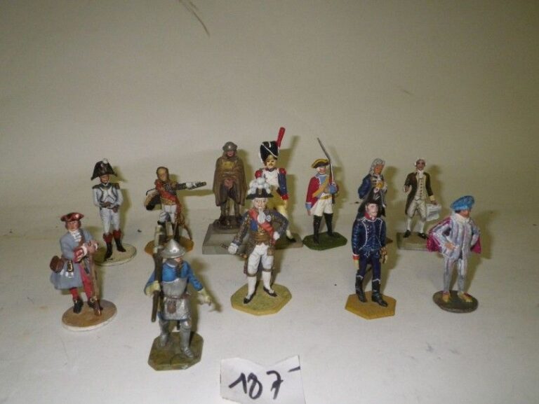 Lot de douze figurines en ronde bosse (54 mm), époque révolutionnaire et Ier Empire réalisées par: Leibovitz, Osprey, Starlux, Rose Walk Miniature, Anol Eisenbach - 80%