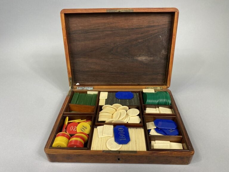 Lot de jetons de jeux de poker dans un coffret en bois - - PAS D'ENVOI POSTAL E…