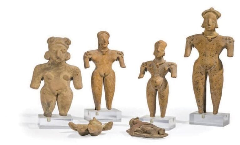Lot de (personnages de style précolombien en terre cuite)