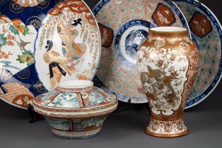 LOT DE PORCELAINES JAPONAISES Japon, Epoque XIXe et XXe siècle Il comprend : > Une potiche dont manque le couvercle en porcelaine de Kutani à décor de rakkans, d'oiseaux et de fleur