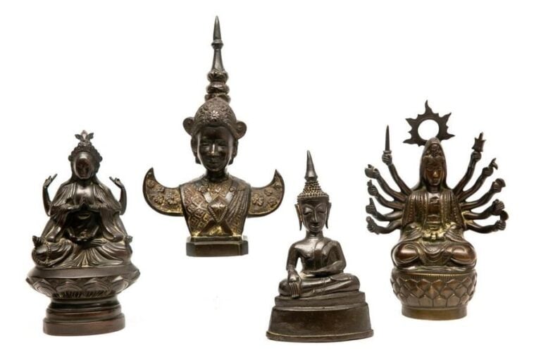 LOT DE QUATRE (4) SUJETS EN BRONZE