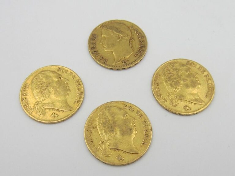 LOT de quatre PIÈCES de 20 Francs français en or (900 millièmes) comprenant: