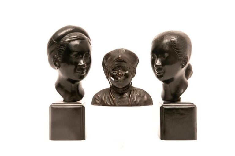 LOT DE TROIS (3) BUSTES EN BRONZE