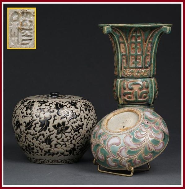 LOT DE TROIS (3) OBJETS EN CERAMIQUE / GRES DE BIEN HOA ??