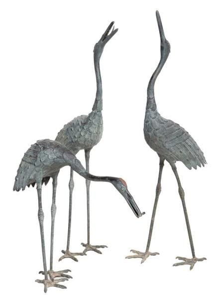 Lot de trois grues japonaises en bronze de couleur vert