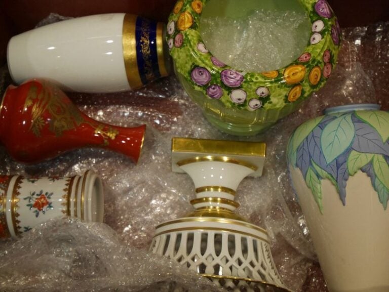 Lot de vases, coupes et pot