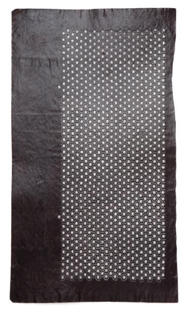 Lot de vingt-et-un petits katagami (pochoirs de papier pour teindre les éto» es) de taille di» érent